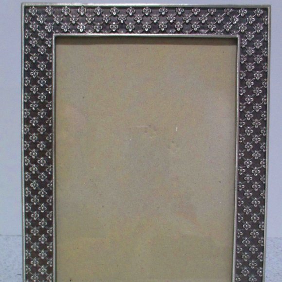 *Brushed Brass Floral Lattice Design Table Top Picture Frame - Picture 1 of 6